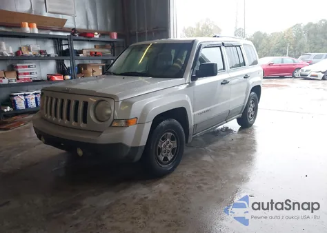 2011 Jeep Patriot Sport из США, поврежденный, VIN 1J4NT1GAXBD105250